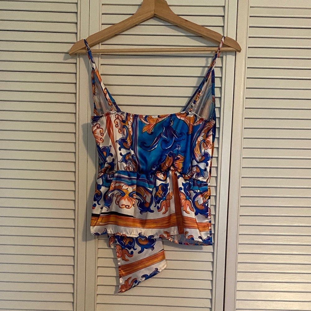 Asymmetrical Top - Picture 6 of 7
